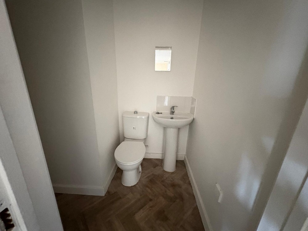 Flat , High Street, MK40