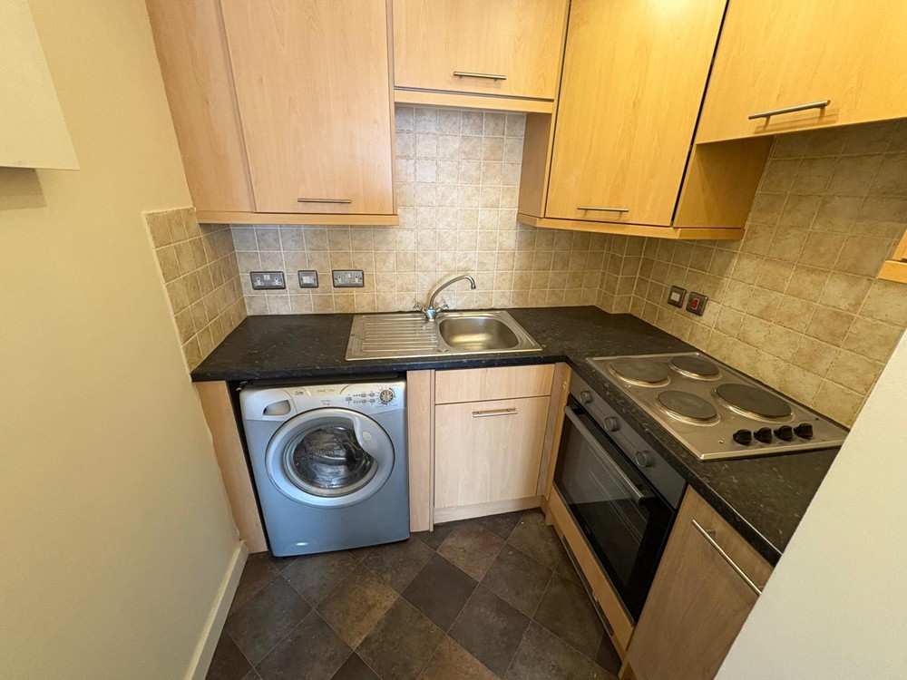 Flat ,, High Street, MK40