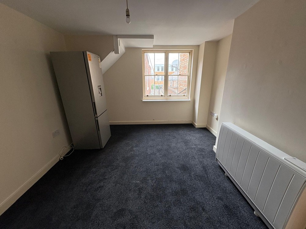 Flat , High Street, MK40