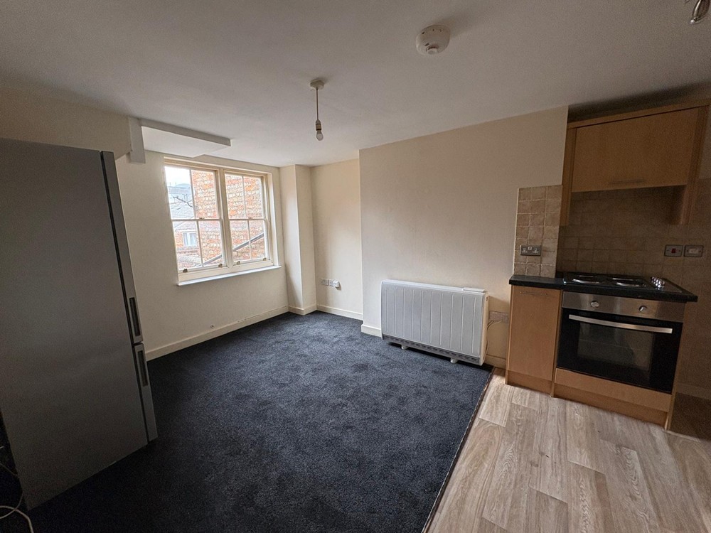 Flat , High Street, MK40
