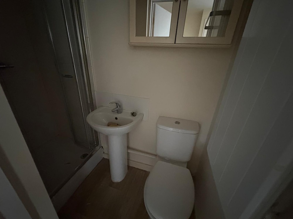 Flat , High Street, MK40