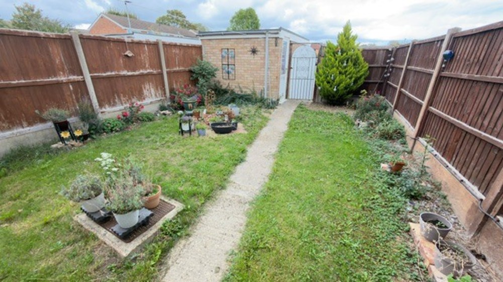 Kenilworth Walk, Bedford, MK41