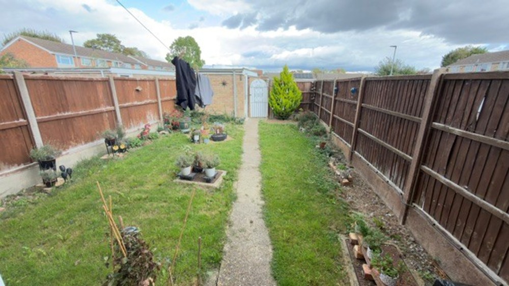 Kenilworth Walk, Bedford, MK41