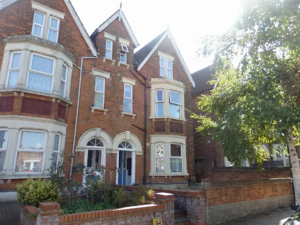 Flat, St Andrews Road, Bedford, MK40