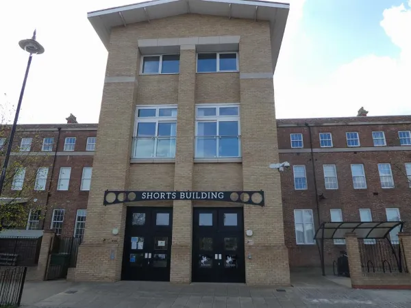 Beauvais Square, New Cardington, MK42