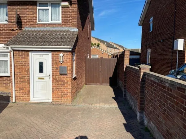 Mount Pleasant Road, Clapham, MK41, photo 1 of 12