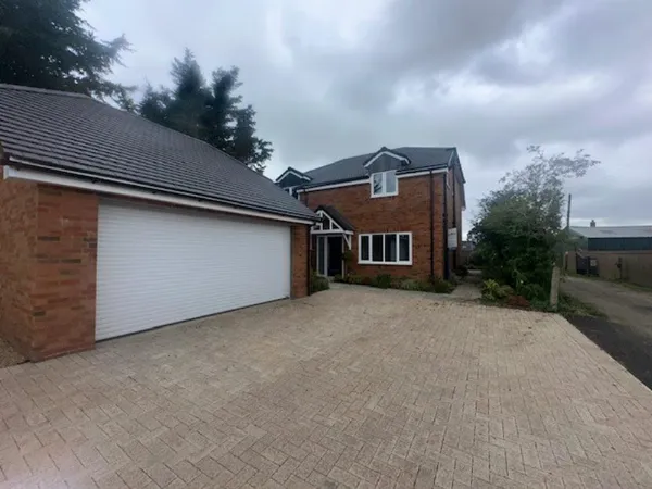 Bedford Road, Great Barford, MK44