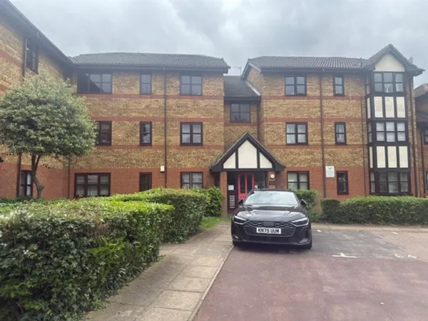 Redwood Grove, Bedford, MK42, photo 1 of 10