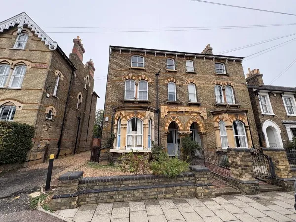 The Grove, Bedford, MK40, photo 1 of 14